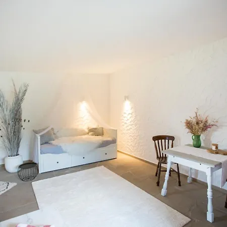 Gartenhaeuschen Im Im Park * هيردكه